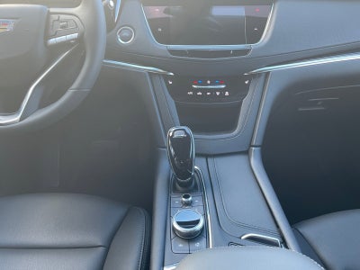 2025 Cadillac XT6 Luxury