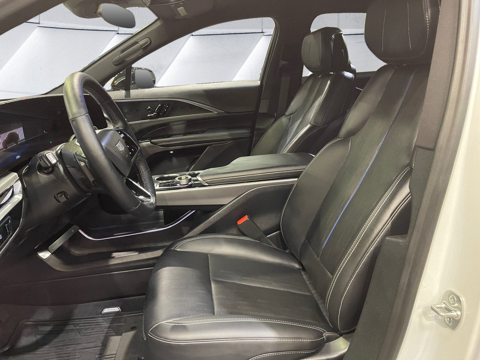 2025 Cadillac LYRIQ Luxury 1