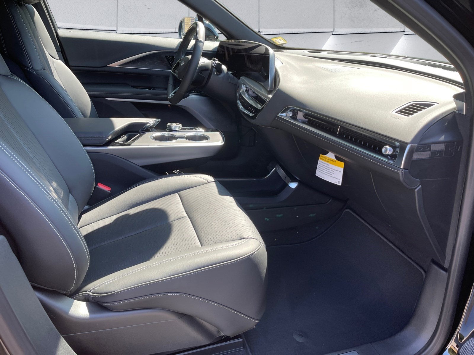 2025 Cadillac LYRIQ Sport 2