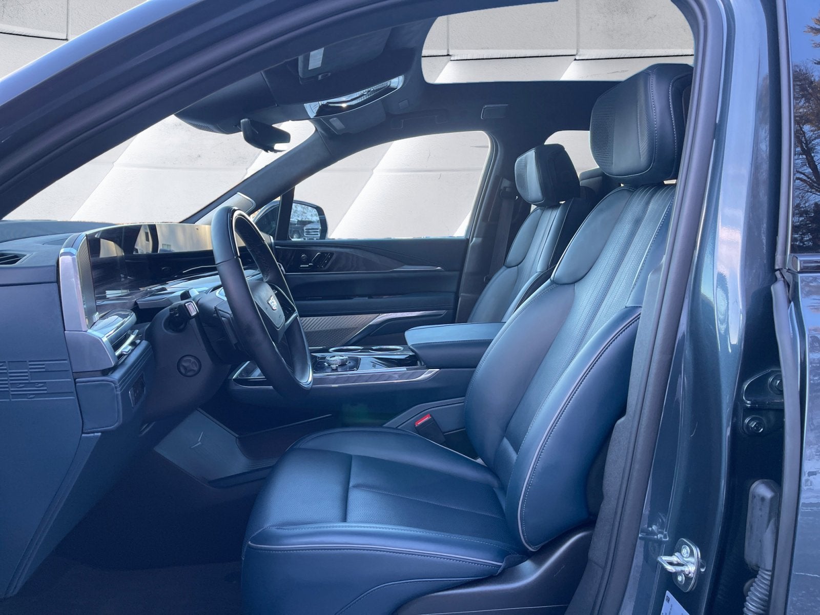 2025 Cadillac ESCALADE IQ Luxury 2