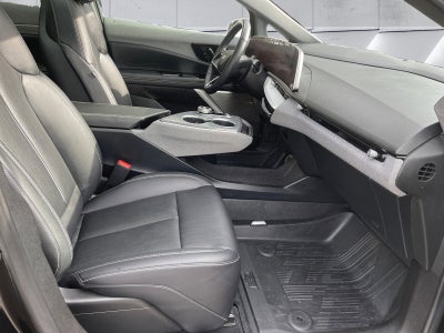 2025 Cadillac OPTIQ Luxury 2