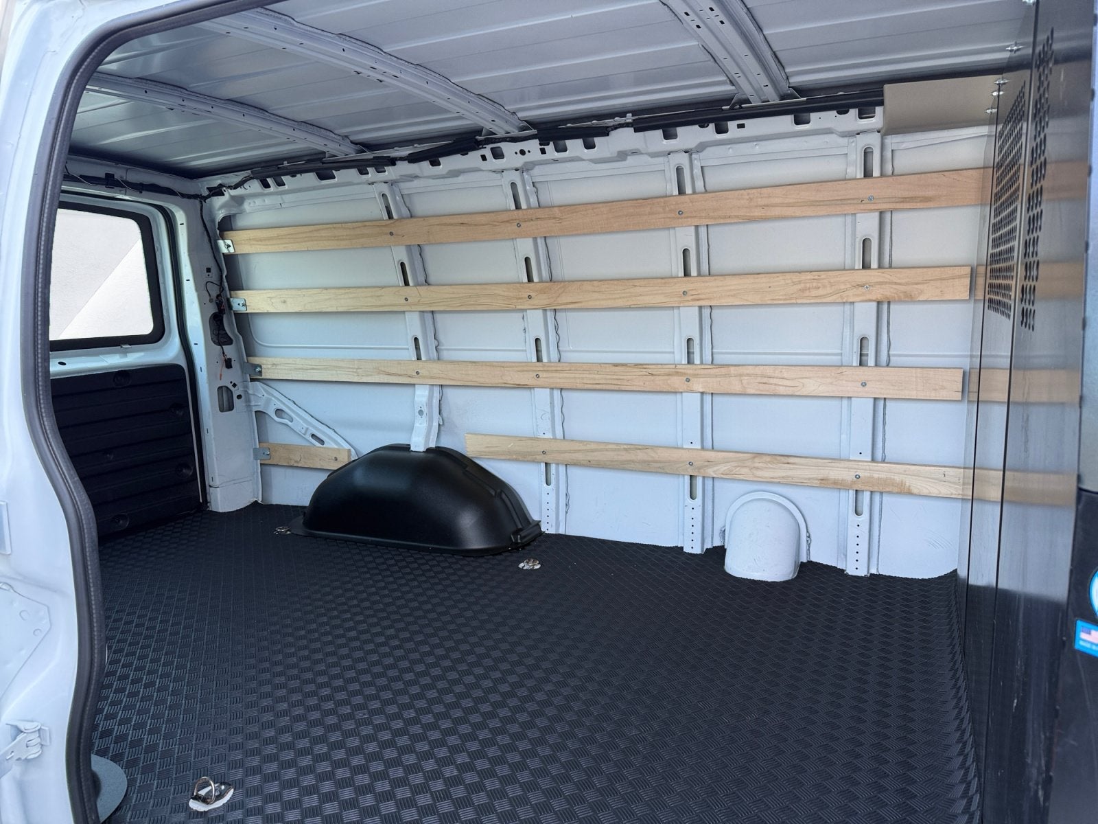 2025 GMC Savana Cargo Work Van