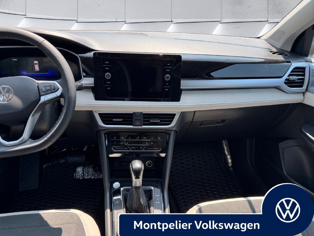 2025 Volkswagen Taos 1.5T SE