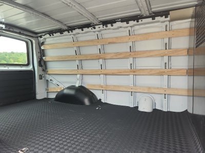 2025 Chevrolet Express Cargo WT