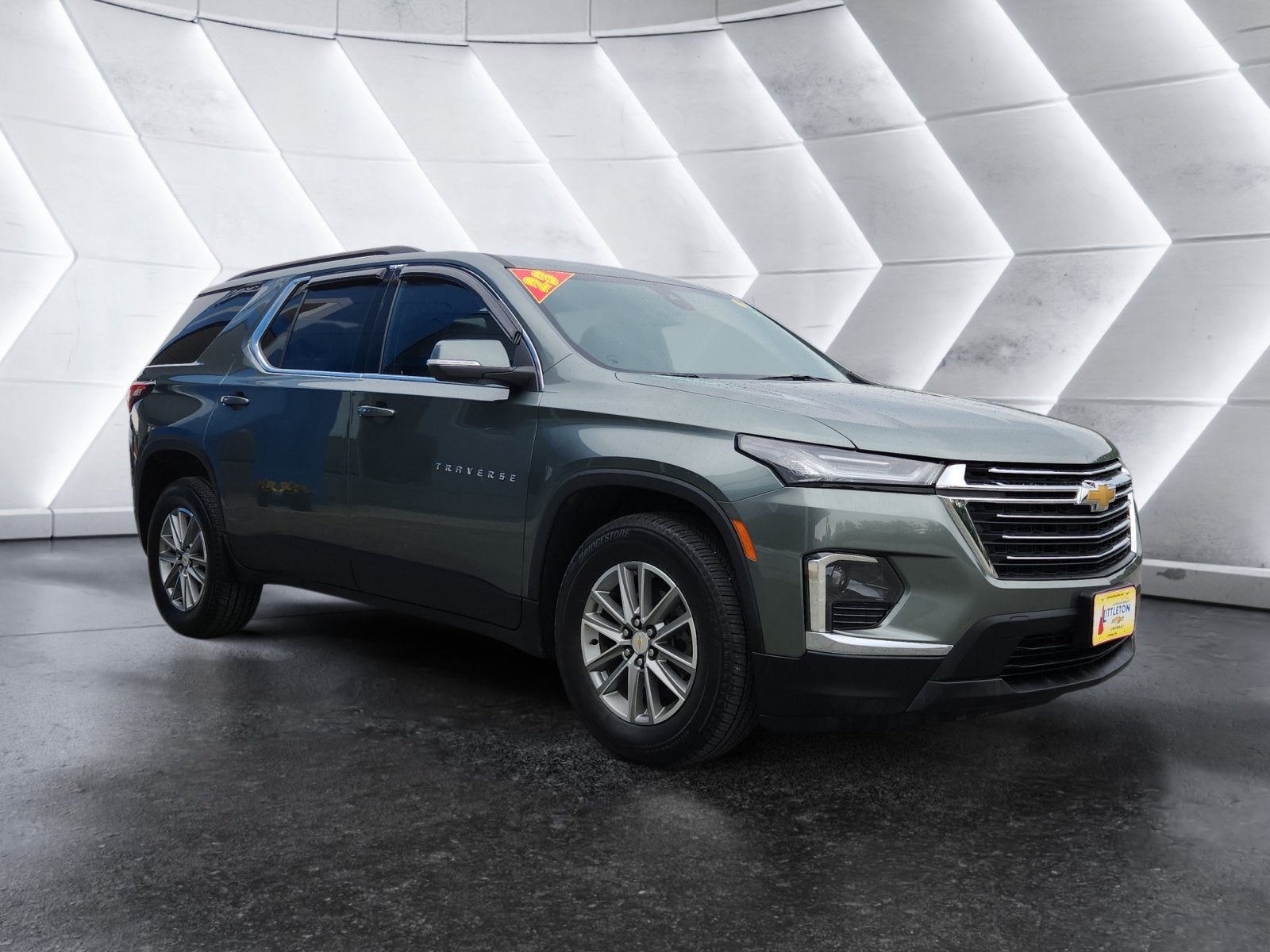 2023 Chevrolet Traverse LT Leather