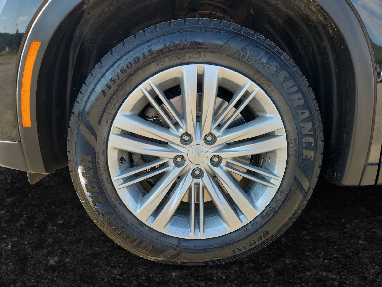 2024 Mitsubishi Outlander ES