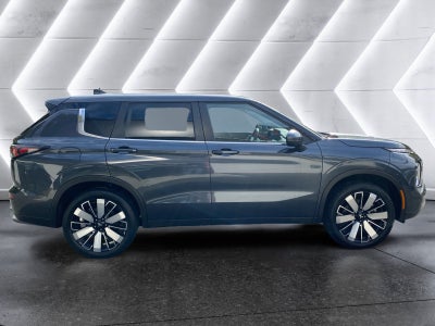 2025 Mitsubishi Outlander Base