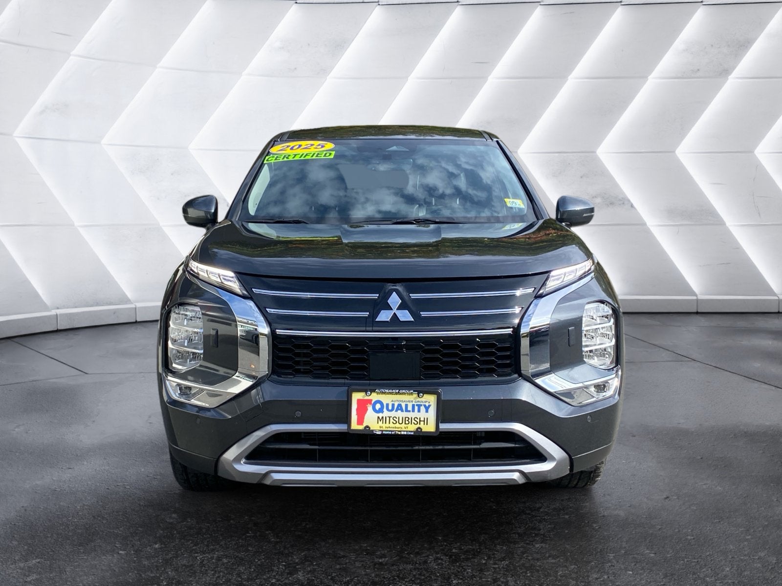 2025 Mitsubishi Outlander Base