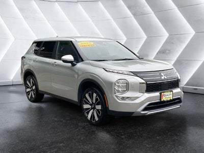 2025 Mitsubishi Outlander SE 7 Passenger