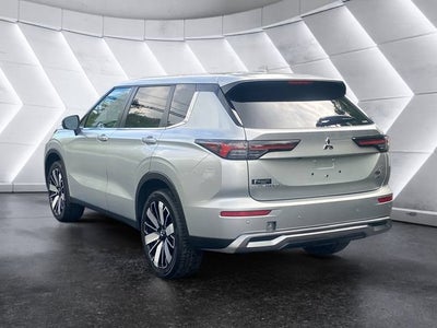 2025 Mitsubishi Outlander Base